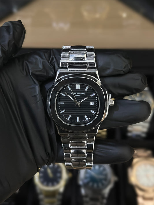 Patek Philippe – Nautilus –  Silver - Black Dial